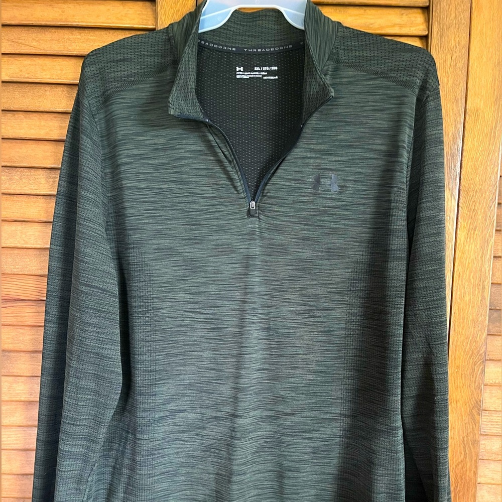 Men’s 2XL Under Armour pristine condition grey zip up.